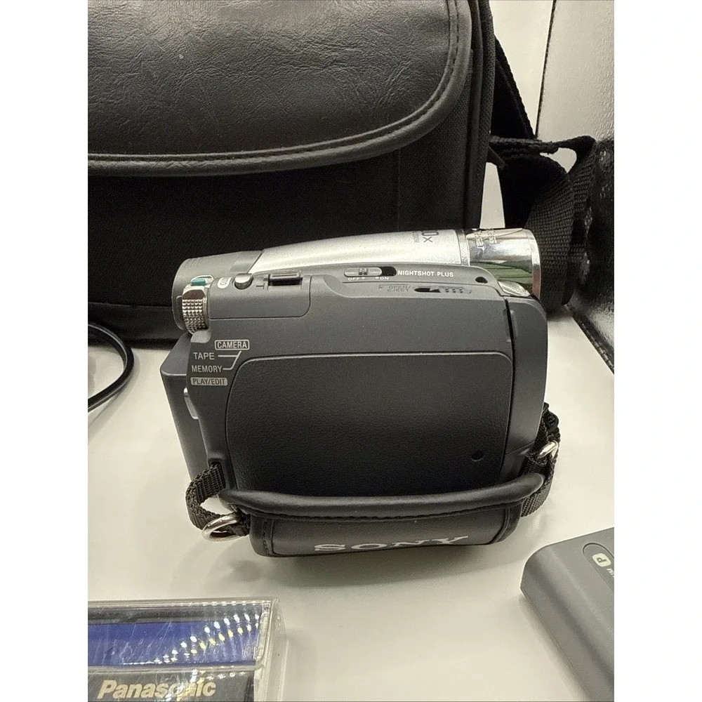 Sony Handycam Handheld Camcorder DCR-HC36 w/ case, charger, battery camera READ